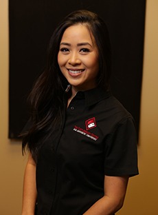 Dental hygienist Linh